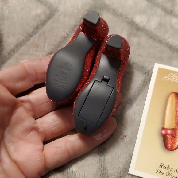 Ruby Red Slippers Dorothy Wizard of Oz Vintage Hallmark Club Exclusive MIB 2005 - Picture 8 of 10